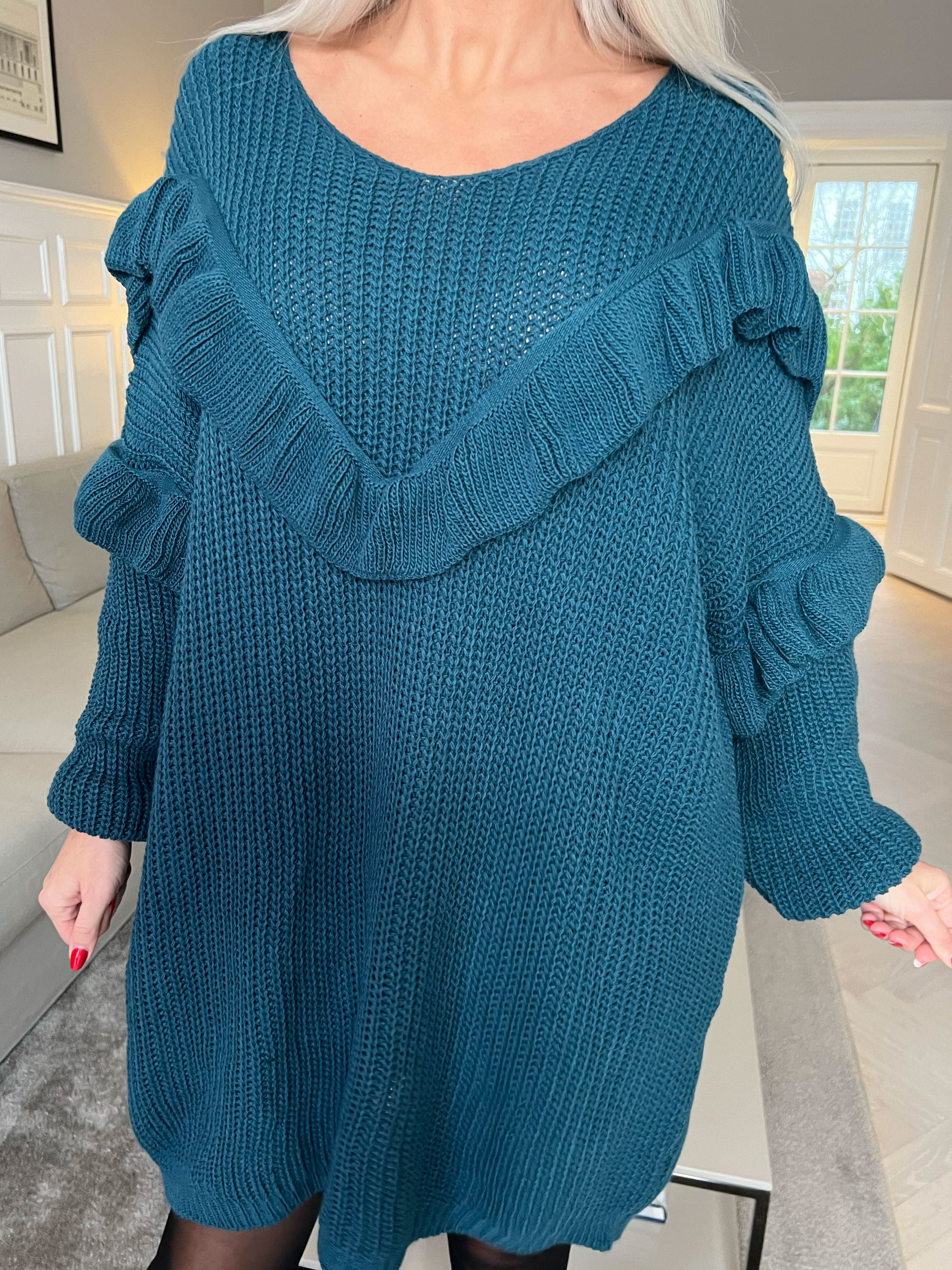 Ellis Dress - Lækker strikkjole med fine flæsedetaljer